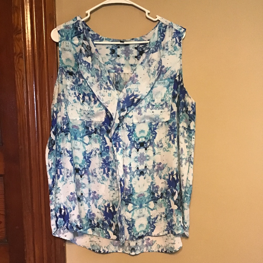 Flowy Sleeveless Blouse